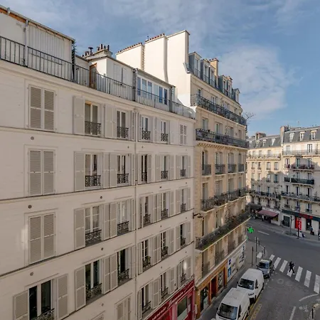 Apartment In The Heart Of *